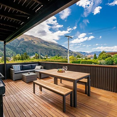 Views On Parry - Lake Hawea Holiday Home Exterior foto