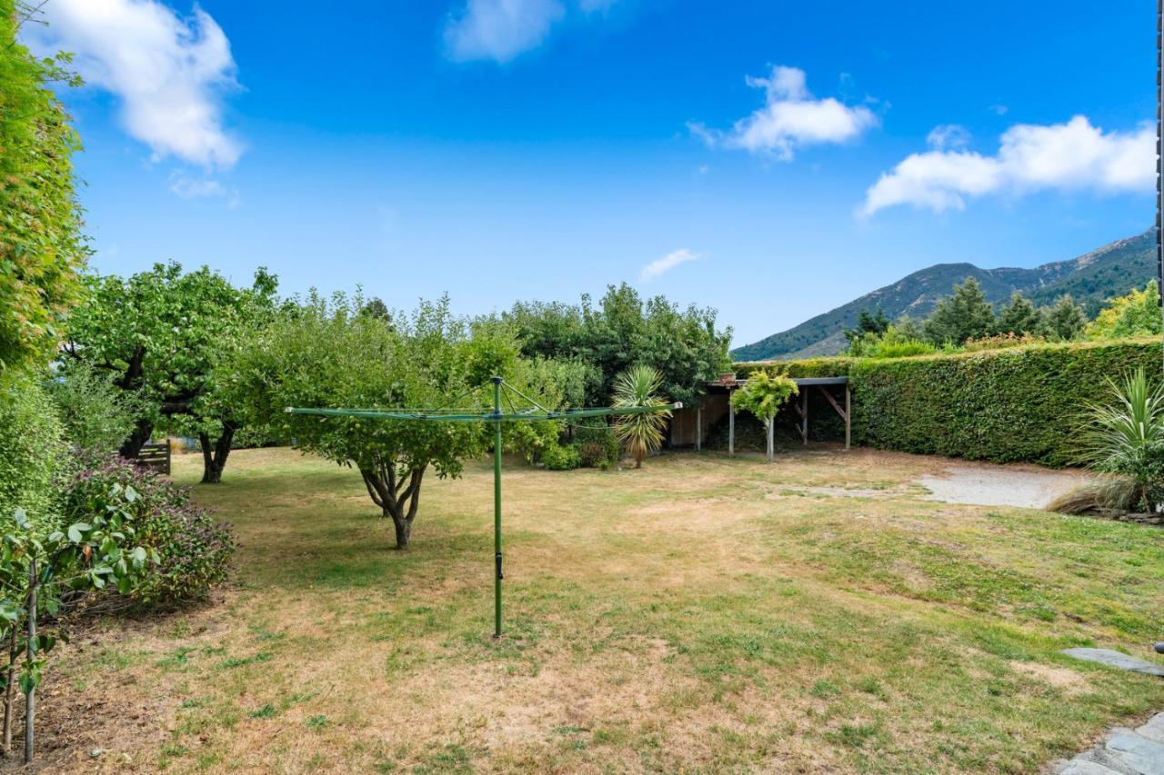 Views On Parry - Lake Hawea Holiday Home Exterior foto